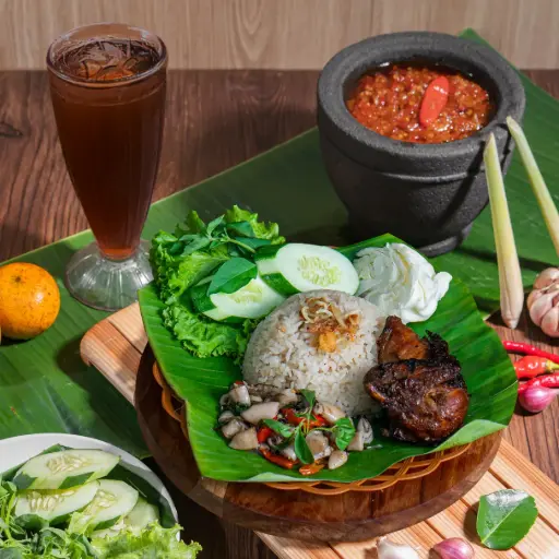 Dine-in Paket Cumi + Es Lychee Tea